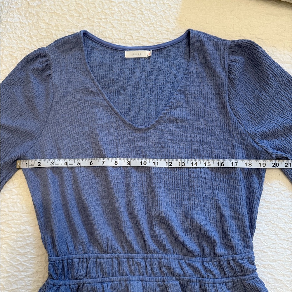 Lush Blue Blouse with Elegant Design - Picture 4 of 9